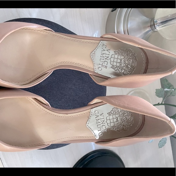 Vince Camuto Kain Pointed Toe Leather Heels - Picture 9 of 12